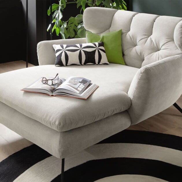 Marcottestyle Interiors De German Sofa &Quot;Sixtytwo Longseat&Quot; Heeft Een Uniek Design